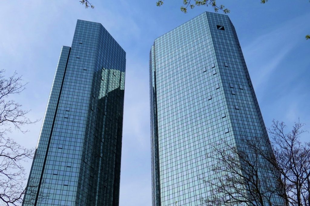 Deutsche Bank fights to get back image