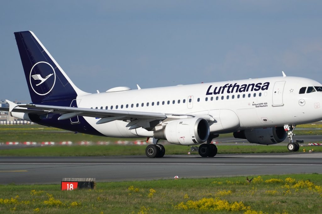 Lufthansa cabin crew union warns of post-holiday strikes