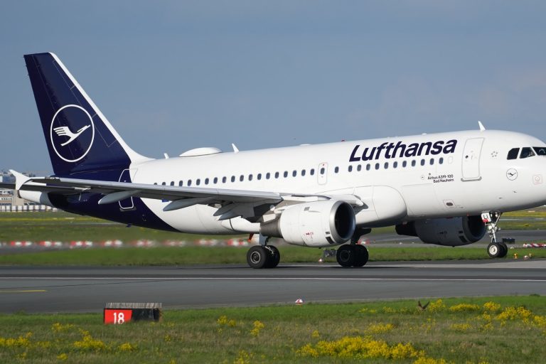 Lufthansa cabin crew union warns of post-holiday strikes
