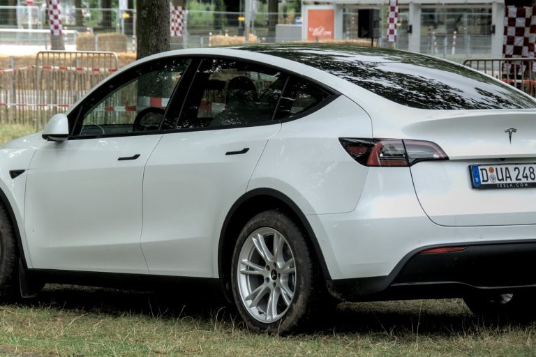 Tesla Surpasses Ford and GM in Market Value Suddenly Reaching