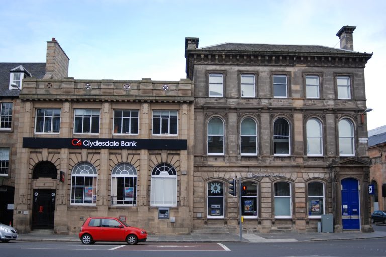 Clydesdale and Yorkshire Banks Miss Wage Payments for Thousands Suddenly