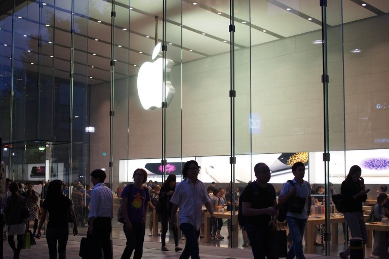 Apple to Open First Official Stores in India This Year Finally