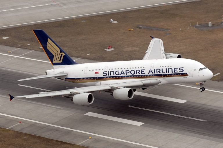 Singapore Airlines Grounds 185 Planes, Idles Workers