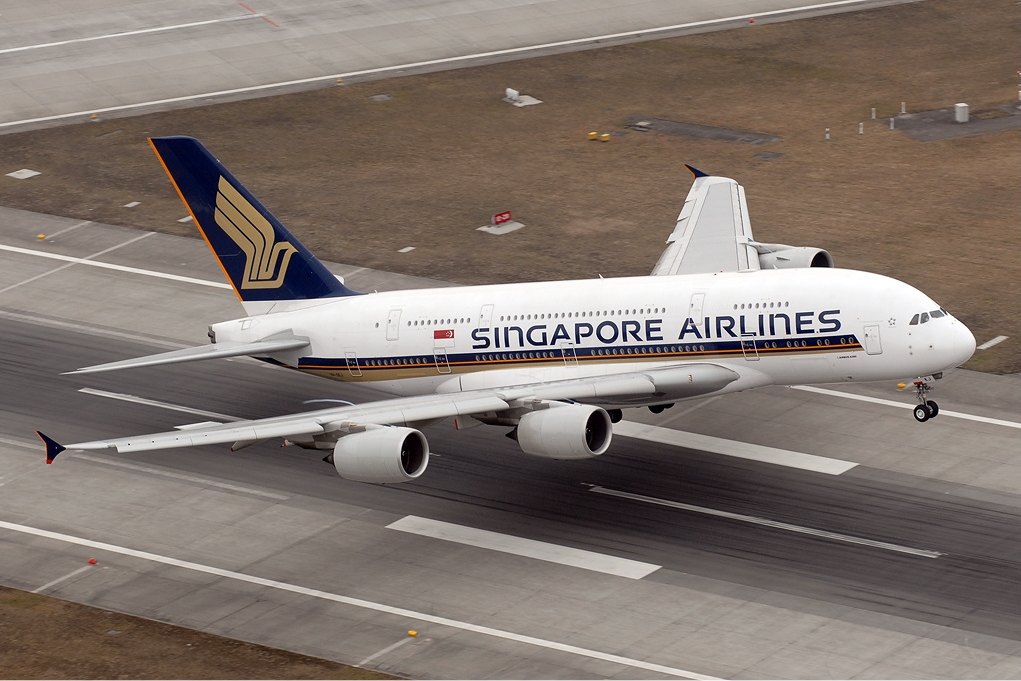 Singapore Airlines Grounds 185 Planes, Idles Workers