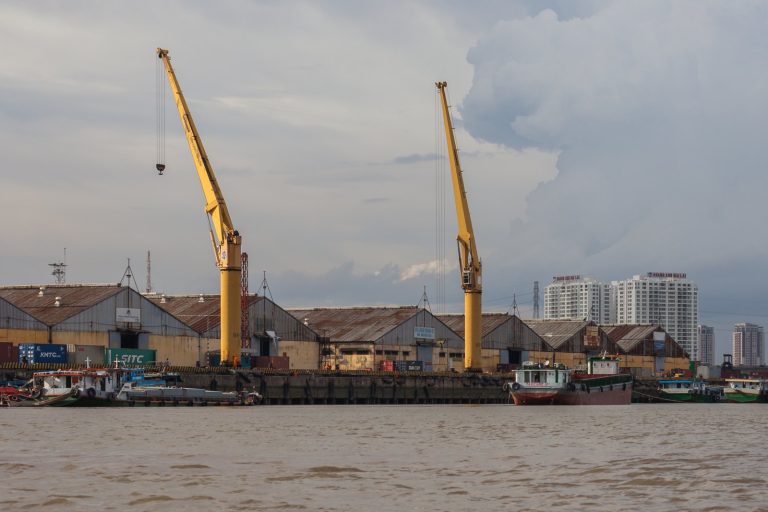 US Supply Chain Shift Fuels Record Vietnamese Export Boom