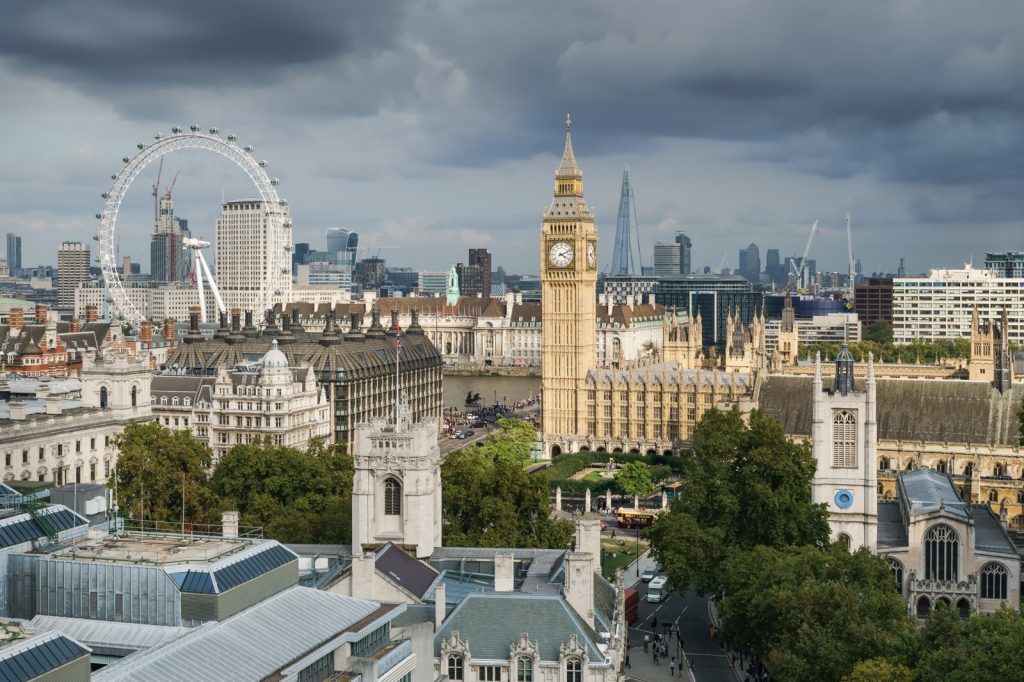 UK Inflation Surges to 30-Year High at 6.2 Percent Nationwide