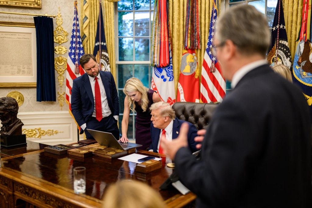 Truth Socials Launch Reshapes Social Media Landscape for Conservatives