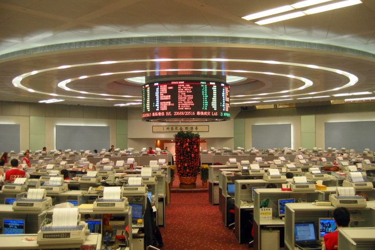 U.S. GDP Surge Fuels Asian Currency and Stock Rally