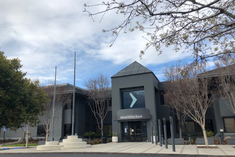 Silicon Valley Bank Collapse Marks Third-Largest US Bank Failure