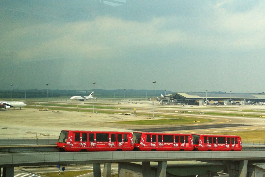 Aerotrain Breaks Down at Kuala Lumpur International Airport Again Suddenly