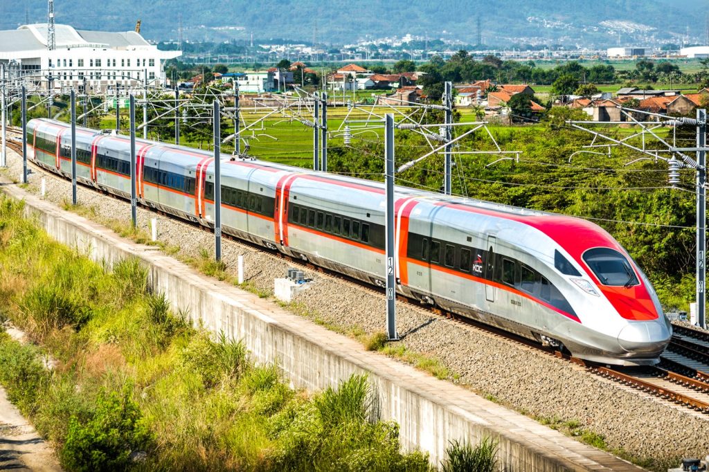 Whoosh Rail Carries 2.56M Passengers in First 6 Months