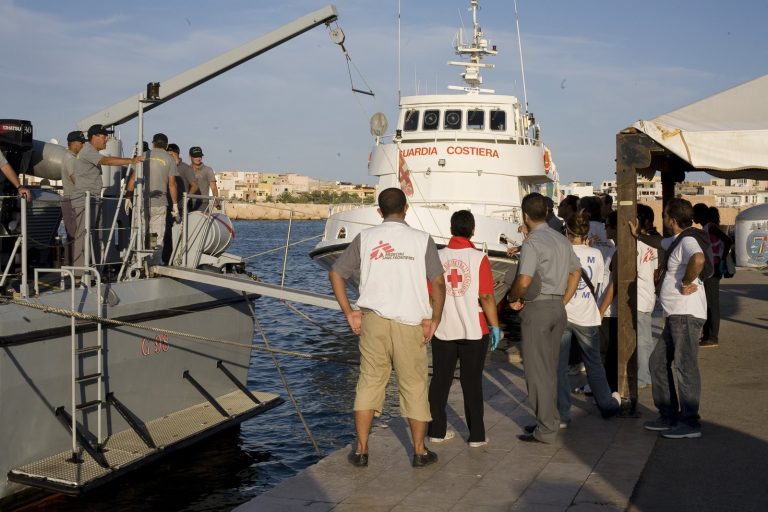 20 Migrants Dead in Tunisia Shipwreck, 5 Rescued Off Sfax Coast
