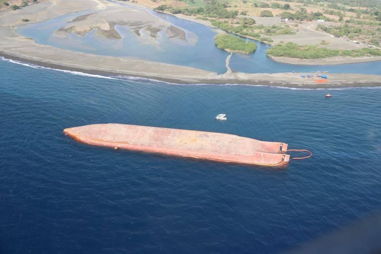 Barge Capsize Kills 6, Halts Mindoro Sand Supply Chain