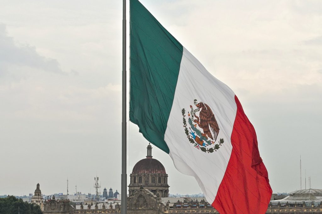 Mexico bus crash kills nine, injures 27 on central highway