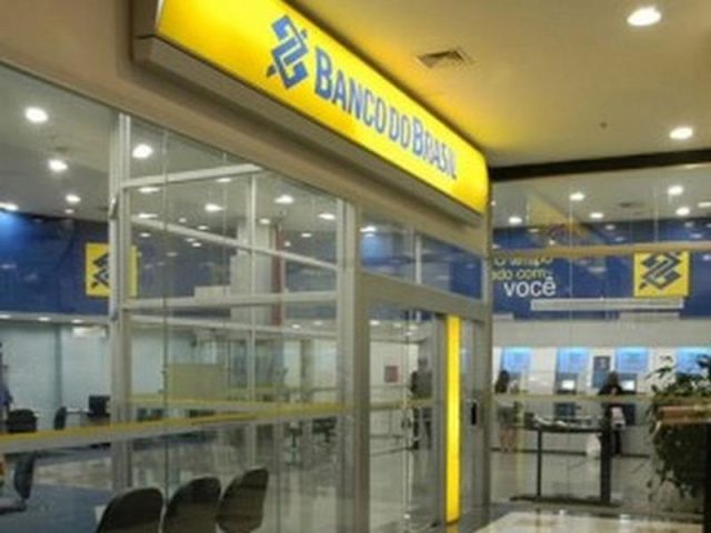 Banco do Brasil headquarters building in Brasília under federal investigation for alleged kickbacks in overseas-currency operations.