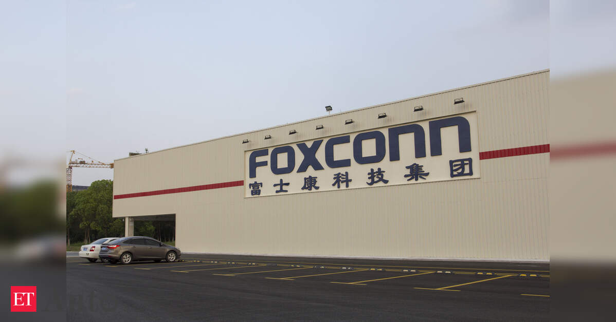 Foxconn Dnex Chipmaker Stake Malaysia Foxconn chairman Young Liu speaks at a press conference as the company negotiates a chipmaking stake in Malaysia.
