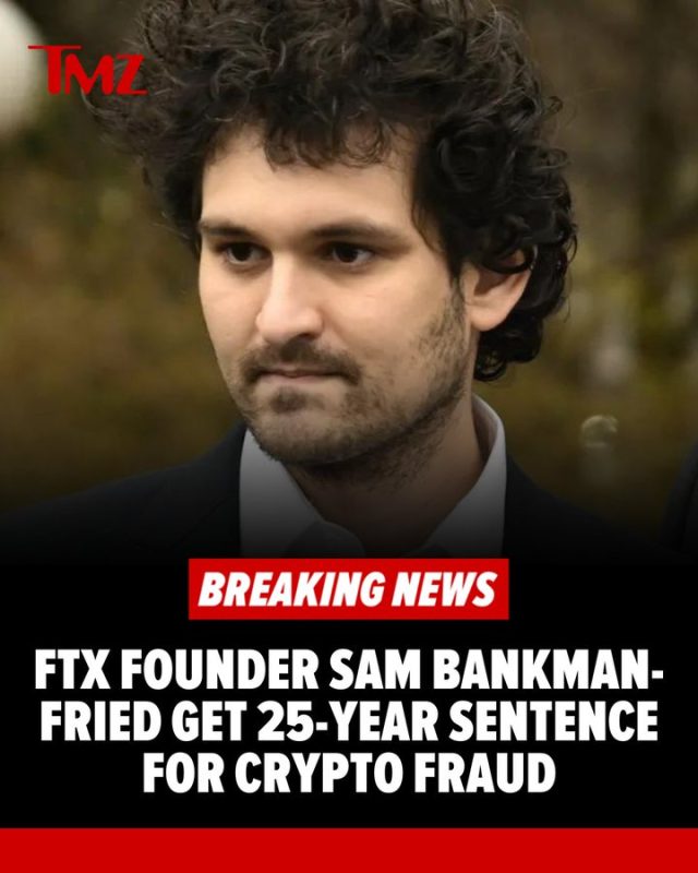 Samuel Bankman-Fried leaving a courthouse in New York City surrounded by reporters and photographers.