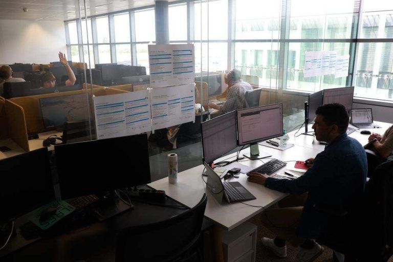 AI’s rise sparks market plunge in call center stocks