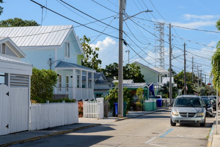 Mortgage Rates Hold Steady Friday, but Underlying Pressures Remain Unresolved