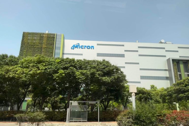 Sandisk, Western Digital soar on strong Micron results