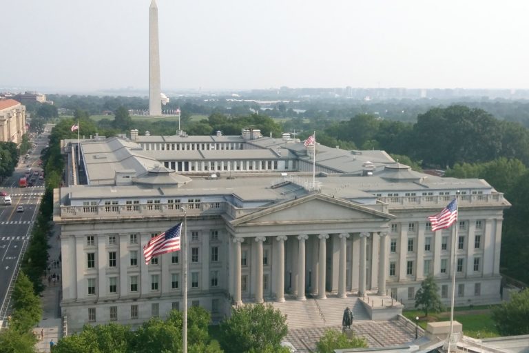 Private investors fill gap as foreign holdings of US debt decline