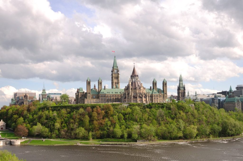 Canadian Home-Buying Sentiment Split Evenly in New Poll