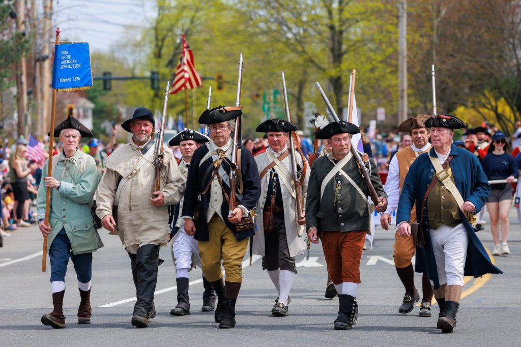 Book Traces Modern Business Suit\u2019s Origins to American and French Revolutions