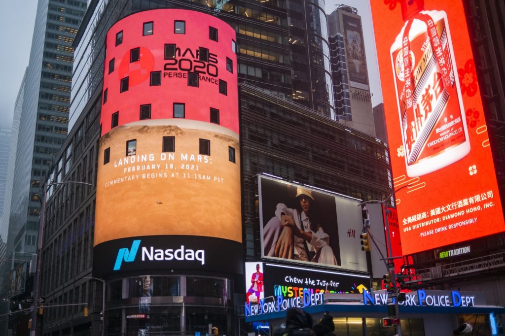 Global Markets Reshaped: Dot-Com Boom & Bust Legacy