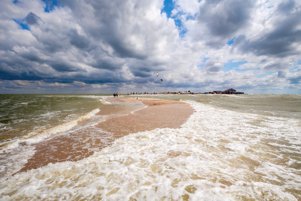 Azov Sea Shipping Halt Threatens Global Food Supply Chains