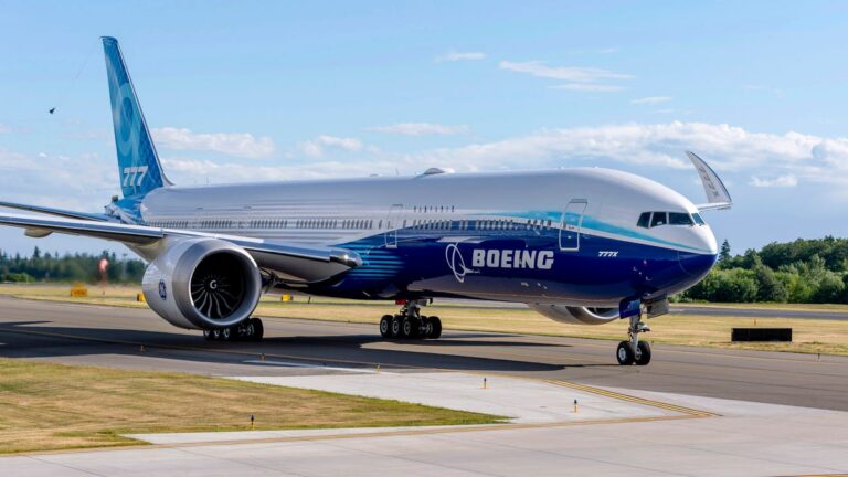 Aging Boeing Planes in Conflict Zones Raise Safety Concerns