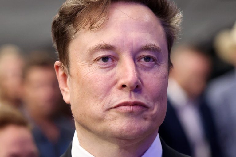 SpaceX, Amazon, worth $4.5 trillion, clash over satellite internet