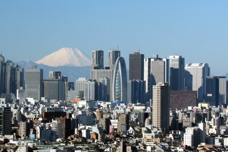 Weak Yen Creates Winners and Losers for Japanese Consumers and Firms