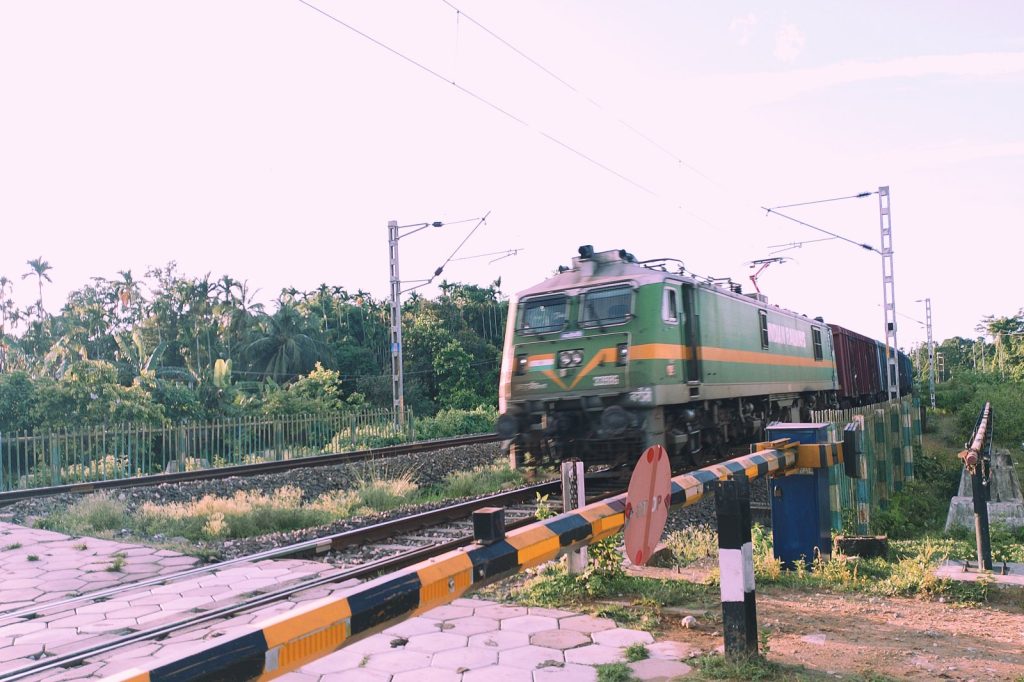Indias Hydrogen Train Cuts Emissions to Only Water Vapor