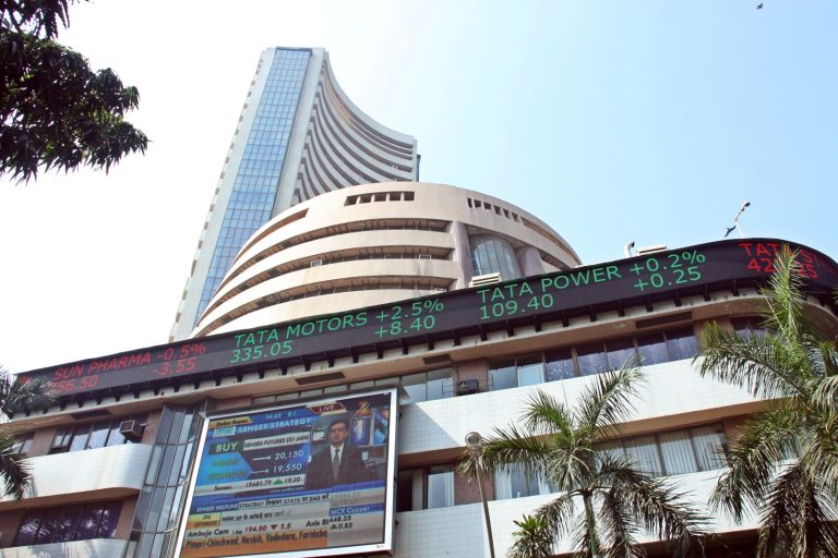 Indian Shares Edge Higher Despite Uncertainty Over Qatar Diplomacy