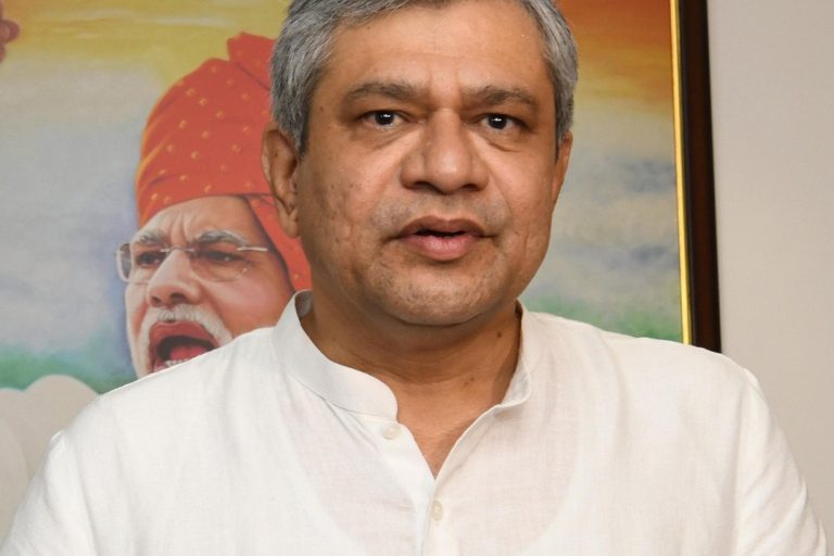 Cabinet Approves ₹13,041 Crore Rail and Road Projects