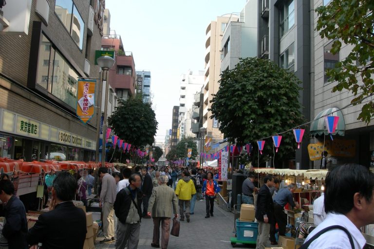Japan Used Bookstores See Fivefold Sales Surge on AI Bulk Orders