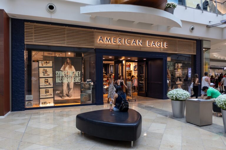 American Eagle Profit Jumps 72.7% on Tariff Refund as Brand Slumps