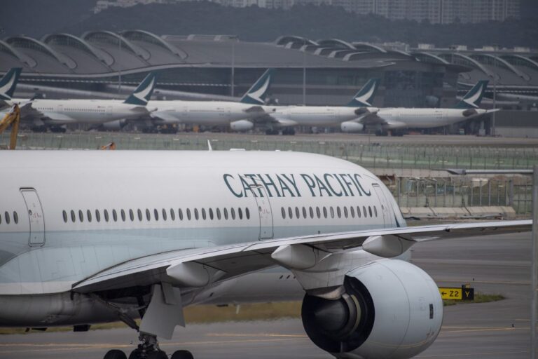 Cathay Pacific Forecasts Significant Loss for Fiscal Year 2022 Operations