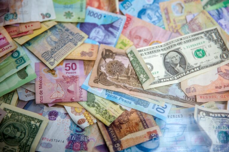 Banks Accused of Rigging Global Currency Markets Ten Years Ago