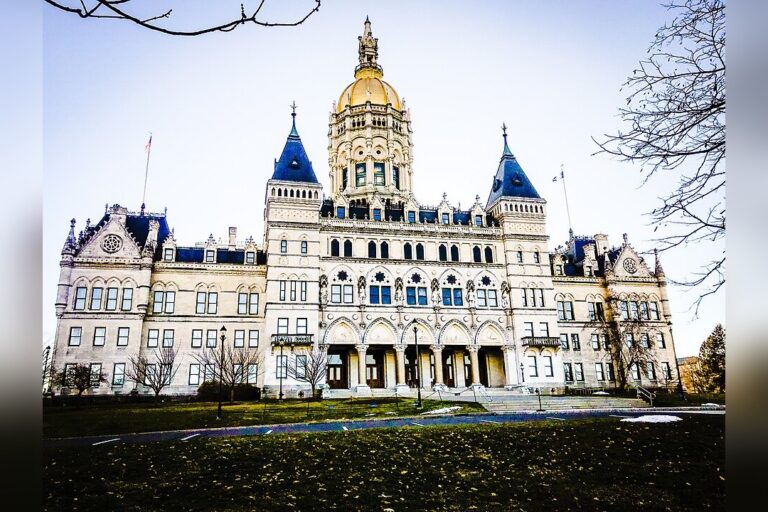 Connecticut Jobs Shrink 8th Month as Openings Rise, Workers Vanish