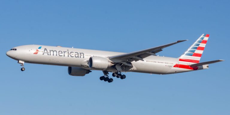 American Airlines Grounds Flights After Computer Outages