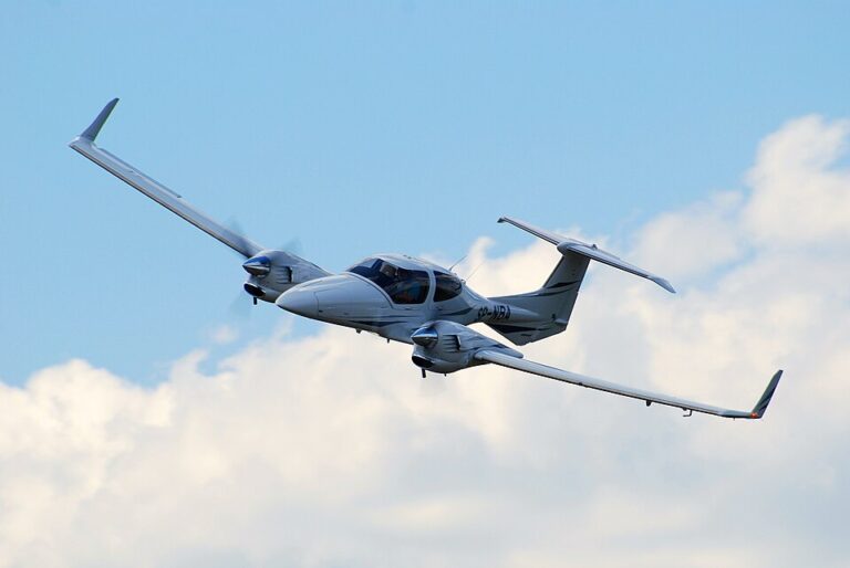 Diamond DA42 Crash Kills Two at Parafield Airport