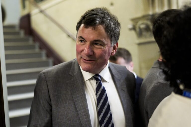 Minister LeBlanc meets Fort McMurray business leaders