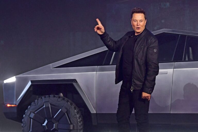 Elon Musk’s Net Worth Drops Below $1 Trillion After Brief Trillionaire Status