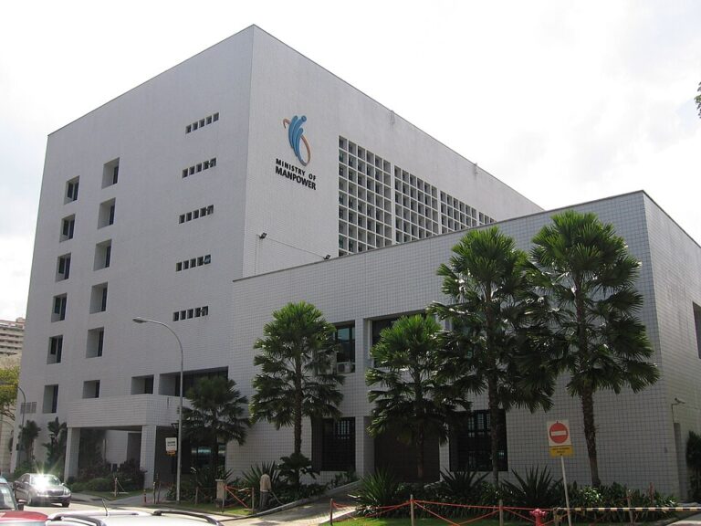 Singapore Warns Companies on Telecommuting Failures