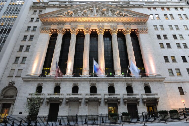 Oil Spike: Stock Market Plummets, Consumer Spending Dips Sharply