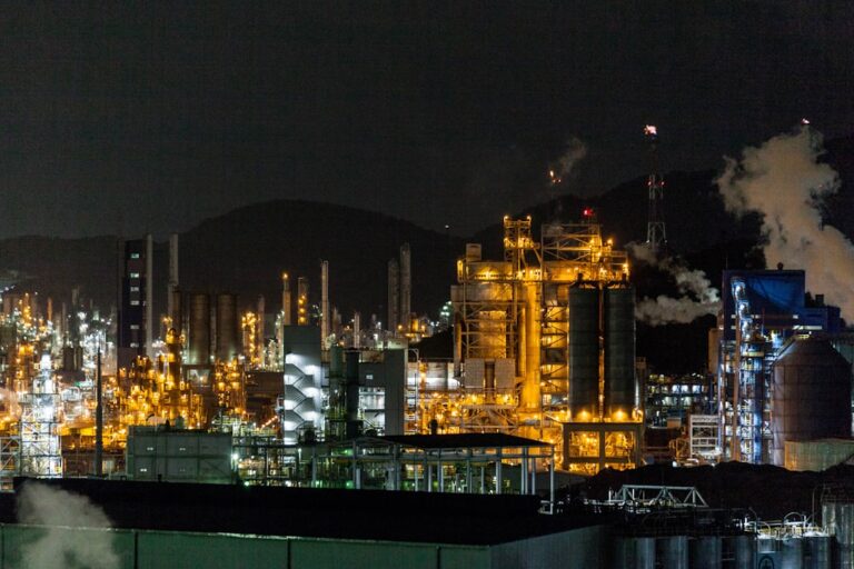 Oil Price Drop Reflects Economic Impact of Potential Iran-US Deal
