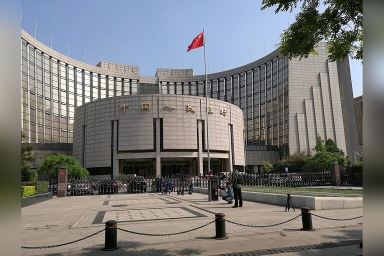China to Inject $54B into State Banks, Insurers to Boost Economy
