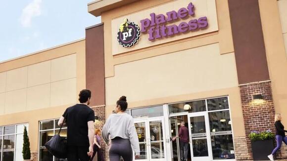 Timeline of Planet Fitness Stock Drop From Feb 2024 to June 2025