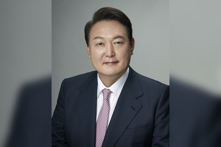 South Korean Won Plunges to Two-Year Low After Martial Law